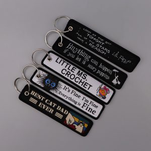 BRODERIE-PORTE-CLE-2003 Porte-clés brodés et badges personnalisés 003